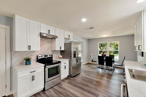 1425 Oakhill Drive Plano TX 75075