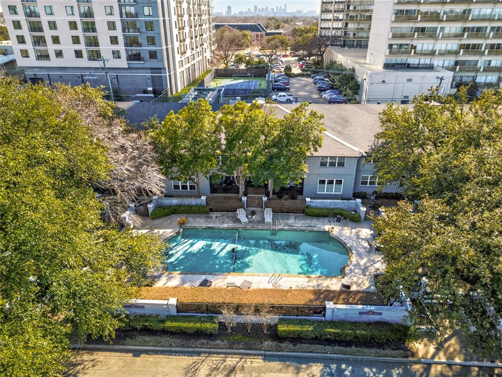 FONTAINBLEAU CONDOMINIUM - Residential