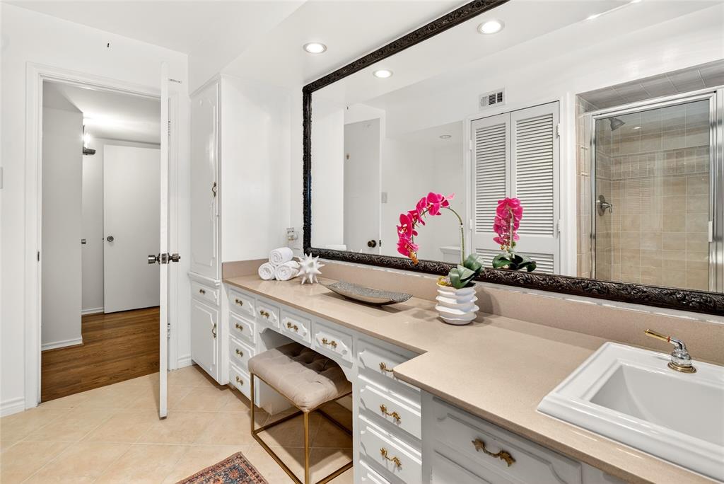 FONTAINBLEAU CONDOMINIUM - Residential