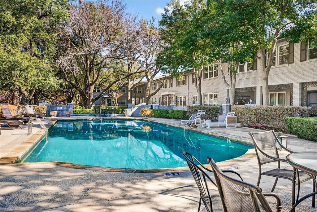 FONTAINBLEAU CONDOMINIUM - Residential