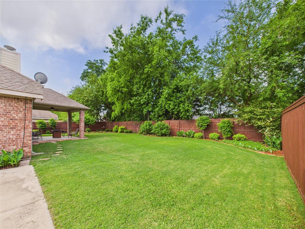 733 Willow Crest Drive