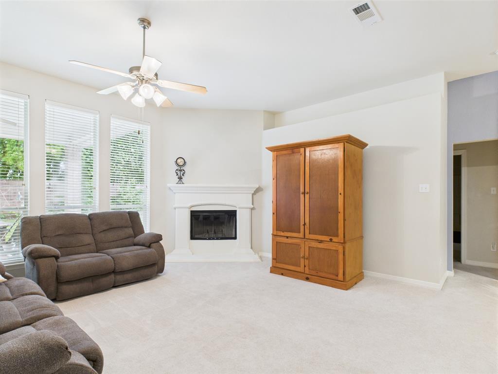 733 Willow Crest Drive