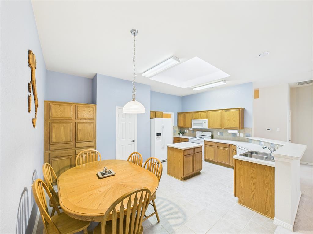 733 Willow Crest Drive