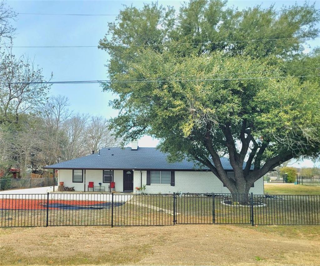 Photo of 115 Rebecca Road, Sunnyvale, TX 75182 (MLS # 21250669)