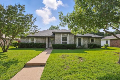 220 Simmons Drive Coppell TX 75019