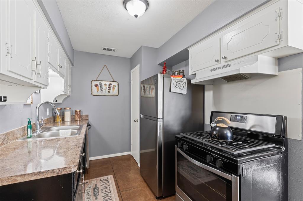 Lancaster, Texas 75134, United States, 3 Bedrooms Bedrooms, ,2 BathroomsBathrooms,Residential,Pending,26232