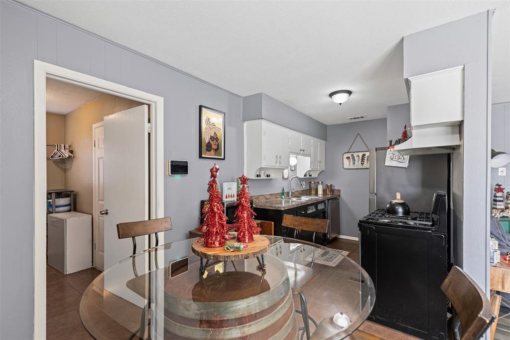 Lancaster, Texas 75134, United States, 3 Bedrooms Bedrooms, ,2 BathroomsBathrooms,Residential,Pending,26232