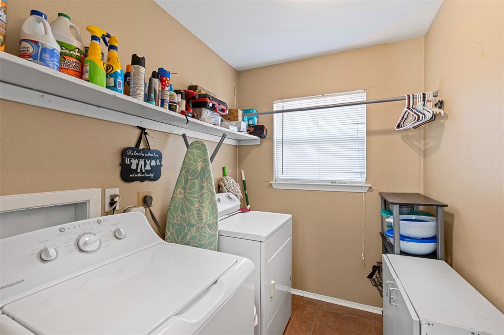 Lancaster, Texas 75134, United States, 3 Bedrooms Bedrooms, ,2 BathroomsBathrooms,Residential,Pending,26232