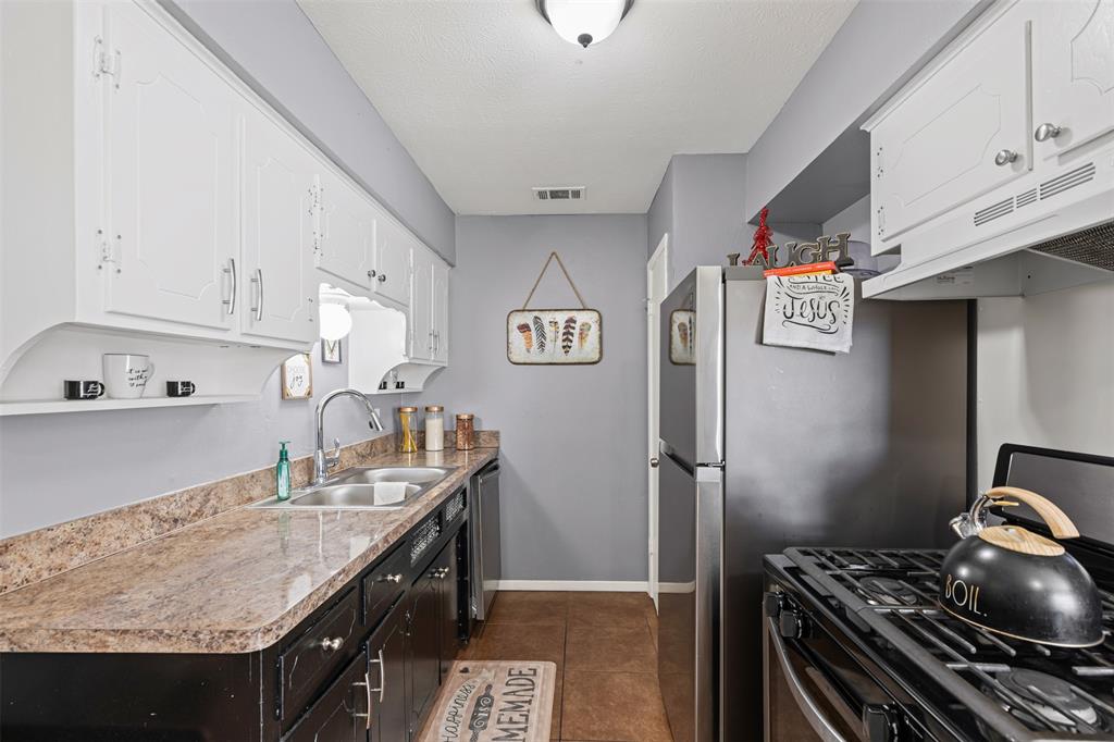 Lancaster, Texas 75134, United States, 3 Bedrooms Bedrooms, ,2 BathroomsBathrooms,Residential,Pending,26232