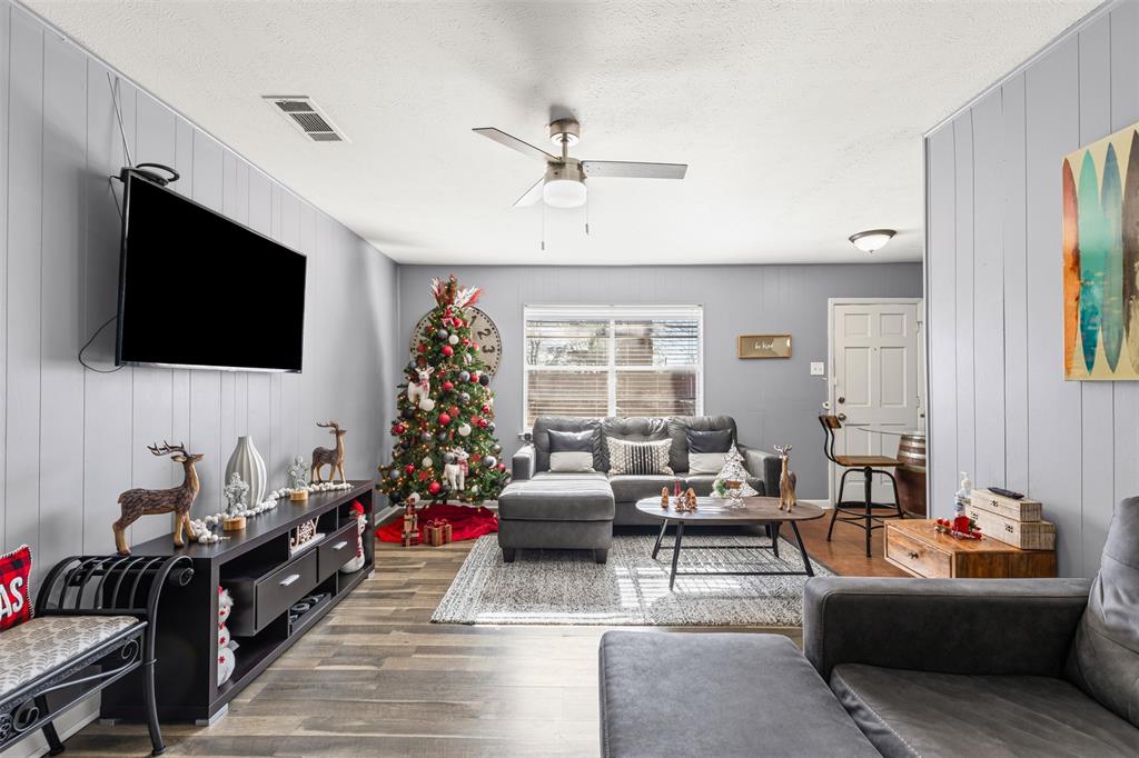 Lancaster, Texas 75134, United States, 3 Bedrooms Bedrooms, ,2 BathroomsBathrooms,Residential,Pending,26232