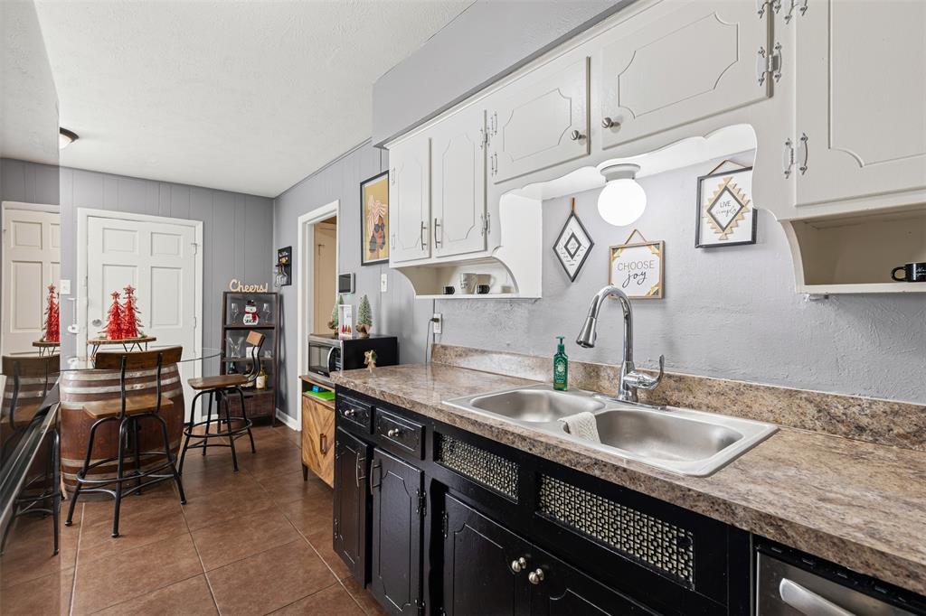 Lancaster, Texas 75134, United States, 3 Bedrooms Bedrooms, ,2 BathroomsBathrooms,Residential,Pending,26232