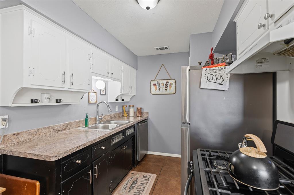 Lancaster, Texas 75134, United States, 3 Bedrooms Bedrooms, ,2 BathroomsBathrooms,Residential,Pending,26232