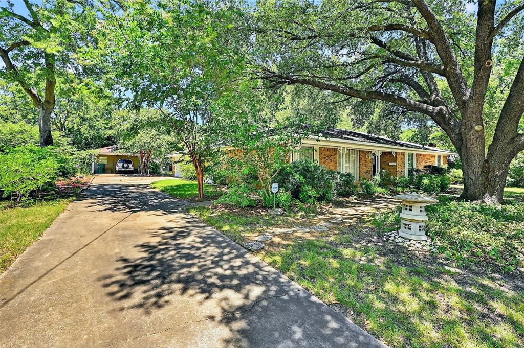 225 W Texas Street