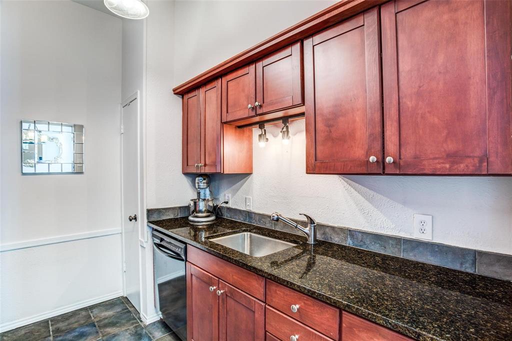 High Hollows Condo - Residential