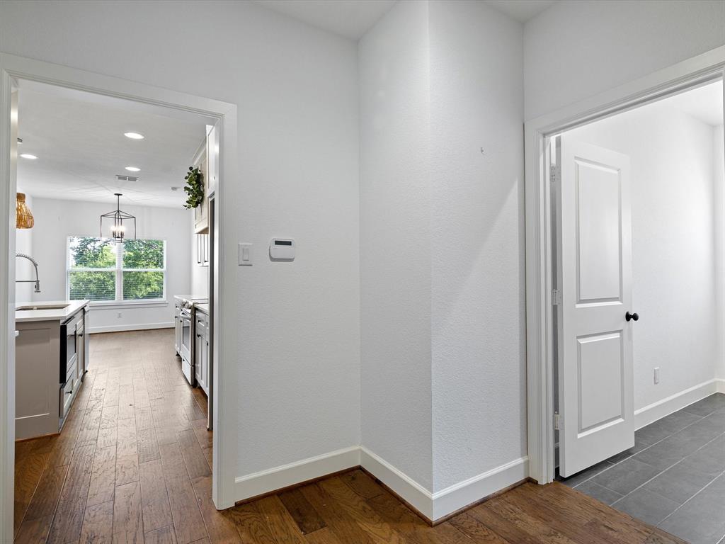 Hilltop Park Add - Residential Lease