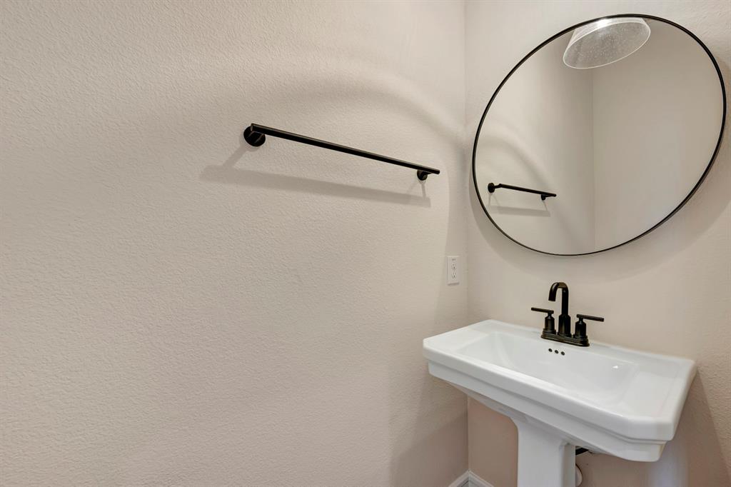 Elevon - Residential