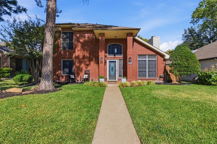 Step into this beautifully updated home featuring refined, on-trend colors throughout. The primary bedroom is conveniently located downstairs and offers a luxurious ensuite bath with a walk-in shower and stand-alone tub. The downstairs kitchen and bath showcase new lighting and quartz countertops, while the first floor features new hybrid resilient plank flooring, baseboards, and modern front exterior lights.
Upstairs you’ll find two well-sized bedrooms and a versatile loft—perfect for a home office, game room, or play area.
Entertain with ease in your private backyard oasis, complete with a spacious patio and sparkling in-ground pool.

Additional highlights include a new AC unit (2024) and no HOA. Ideally located in southeast Flower Mound, this home offers quick access to Grapevine, Southlake, top-rated schools, parks, shopping, dining, and DFW Airport (just 12 minutes away).
