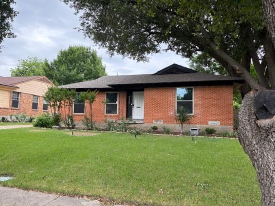 Updated 1950s Bungalow in Desirable Midway Hollow Area. This charming 1950s bungalow has undergone an extensive transformation, ready for its next owner. The home was entirely updated in 2019-2020 with significant upgrades including new floors, a modern kitchen and bath, new roof, HVAC system, and updated electrical panel and wiring. A full-size stacked washer-dryer is conveniently situated near the bedrooms and bath.
The property features a detached 20x32 structure, currently utilized as a versatile workshop-bonus space, offering a blank canvas for customization. The large backyard presents a prime opportunity for creating your private outdoor oasis. Located in the highly sought-after Midway Hollow area, the home offers easy access to Love Field, a 15-minute commute to downtown Dallas, and 22 minutes to DFW airport. This is a rare opportunity to purchase a nicely updated home in a prime location.