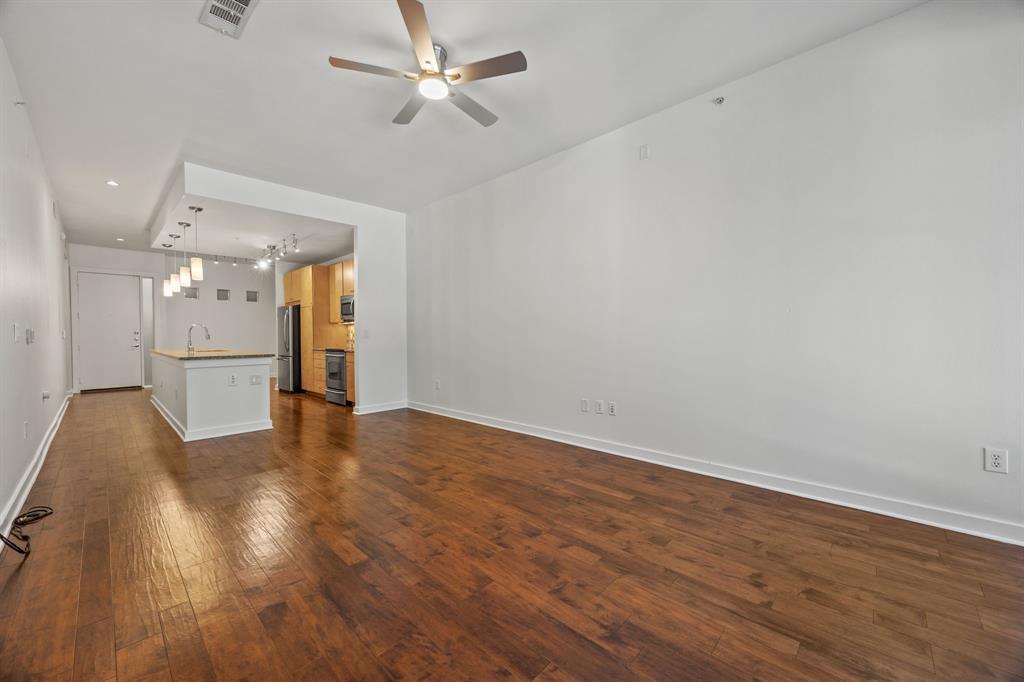 2950 Mckinney Avenue 212