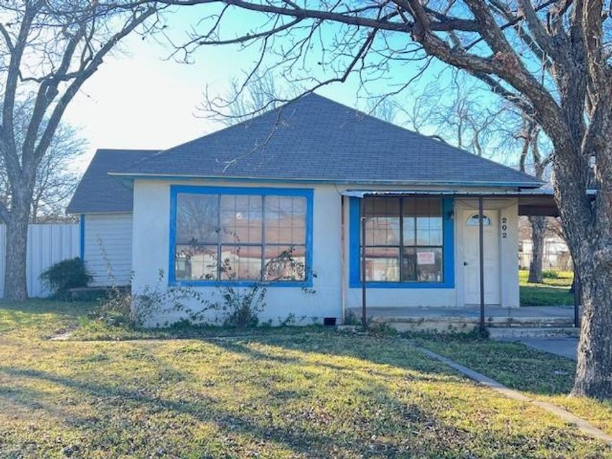 This 1930 home is located on a large corner lot in a quiet neighborhood. Fenced back yard with fenced side yard. Fixer-upper but the location could also be a great opportunity to tear down and build your dream home. It is located next to Pine Street Park.