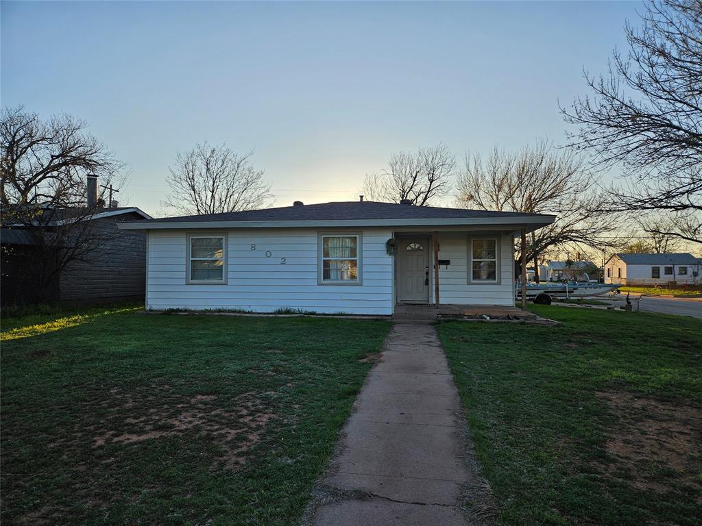 802 S Bowie Drive