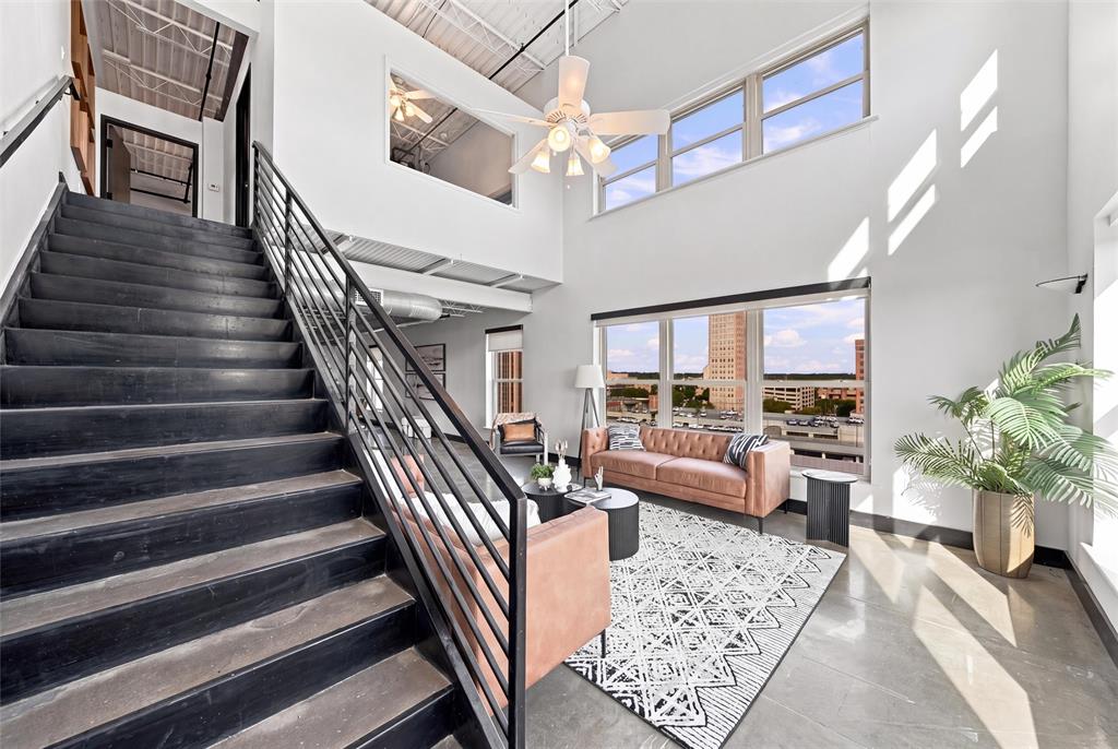 219 S 4th Street 608