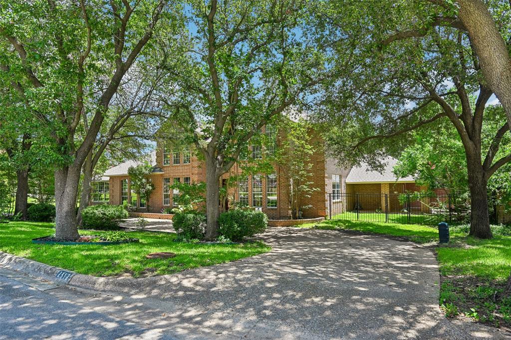 2312 Stonegate Circle