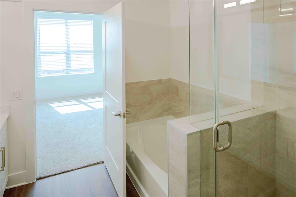 O T ROANOKE - Residential Lease