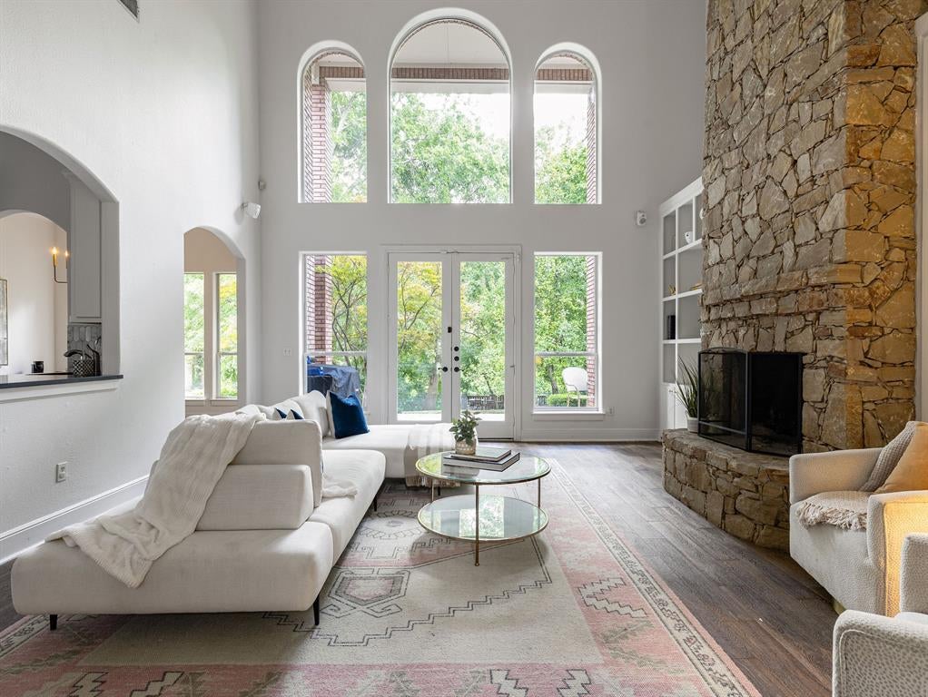5832 Forest Bend Place