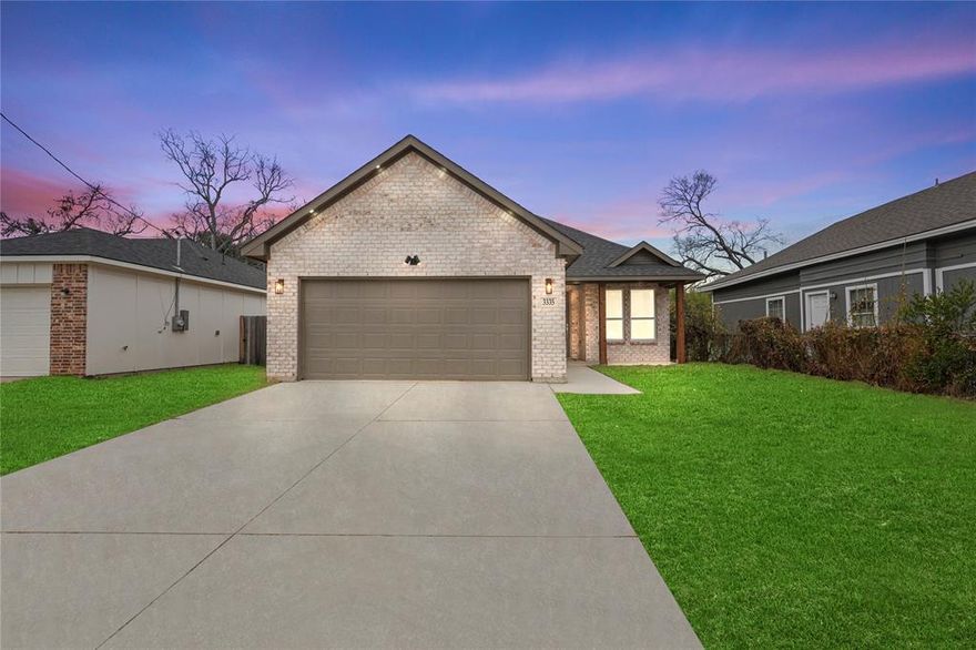This beautifully crafted new build in Dallas offers a smart blend of modern design and everyday comfort. Featuring 3 spacious bedrooms and 2 sleek bathrooms, the home is thoughtfully laid out with open living areas that feel bright, clean, and inviting. The kitchen flows effortlessly into the main living space, making it ideal for both quiet nights in and hosting friends. Step outside to a large backyard with plenty of room to entertain, relax, or create your own outdoor vision—garden, play space, or future upgrades. Built with contemporary finishes and efficient construction, this home delivers the fresh feel of new construction while sitting close to everything Dallas has to offer: dining, shopping, and easy access to major routes. A perfect option for anyone looking for modern living, space to grow, and the confidence of a brand-new home.
