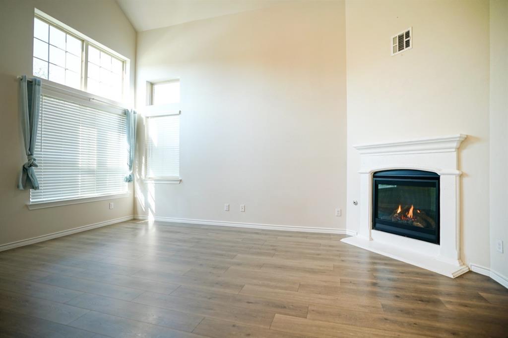 1613 Bennington Lane