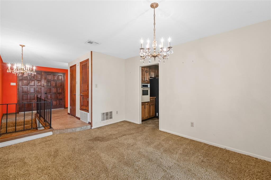 713 Wooded Crest