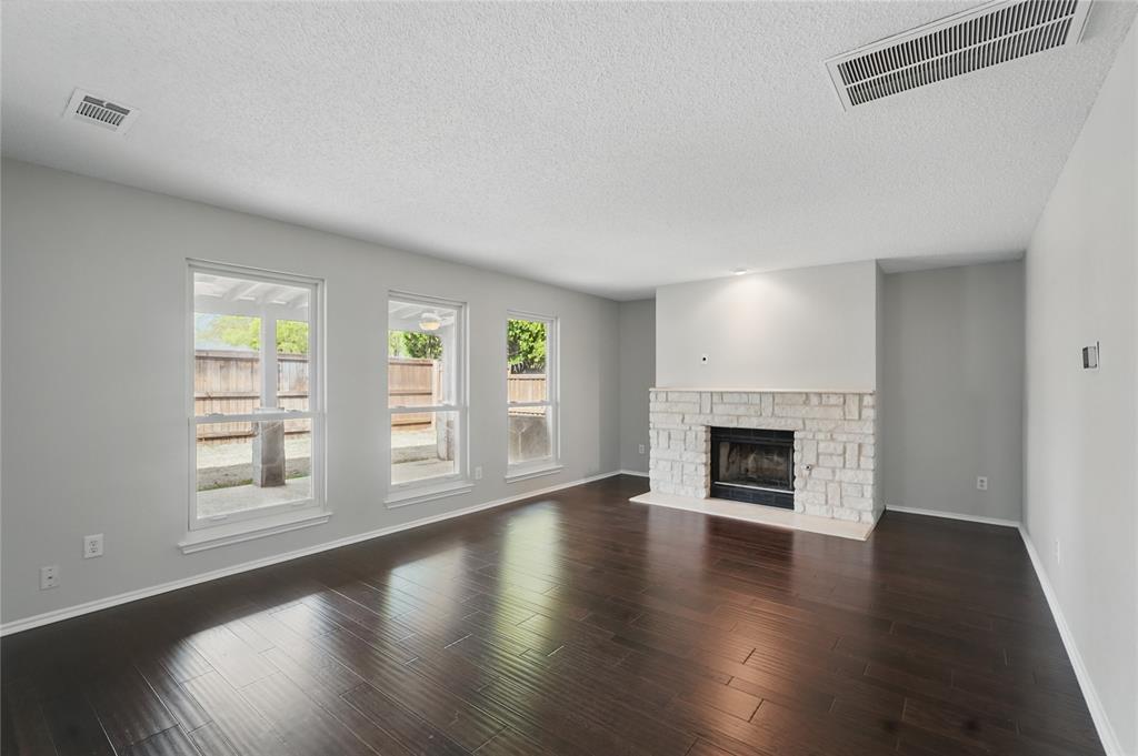 Flower Mound, Texas 75028, United States, 5 Bedrooms Bedrooms, ,3 BathroomsBathrooms,Residential,Active,97674