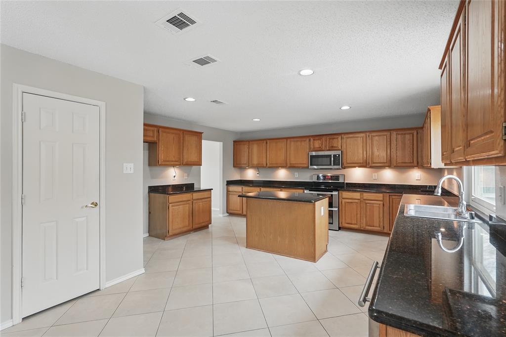 Flower Mound, Texas 75028, United States, 5 Bedrooms Bedrooms, ,3 BathroomsBathrooms,Residential,Active,97674