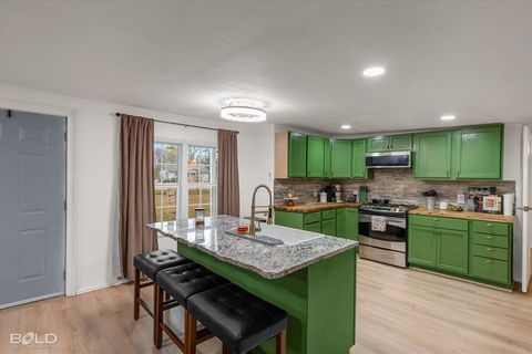 116 Thomas Street Oil City LA 71061