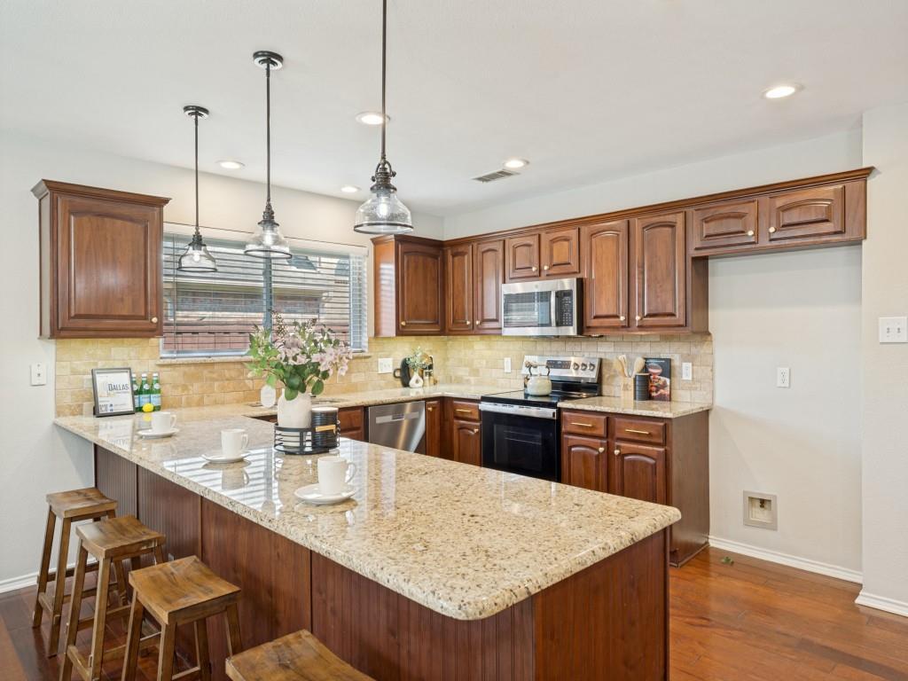 2514 Meadowview Drive