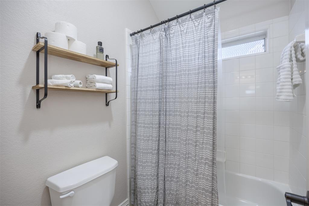 Lucas, Texas, 75002, United States, 4 Bedrooms Bedrooms, ,3 BathroomsBathrooms,Residential,Active,2052034