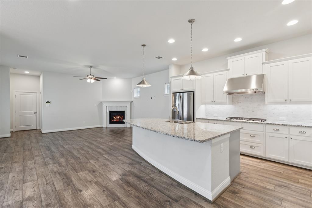 905 Plaza Lane
