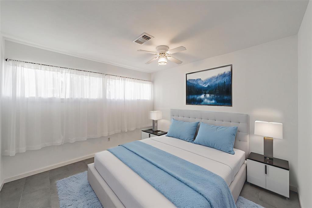 Chart House Condo The - Residential