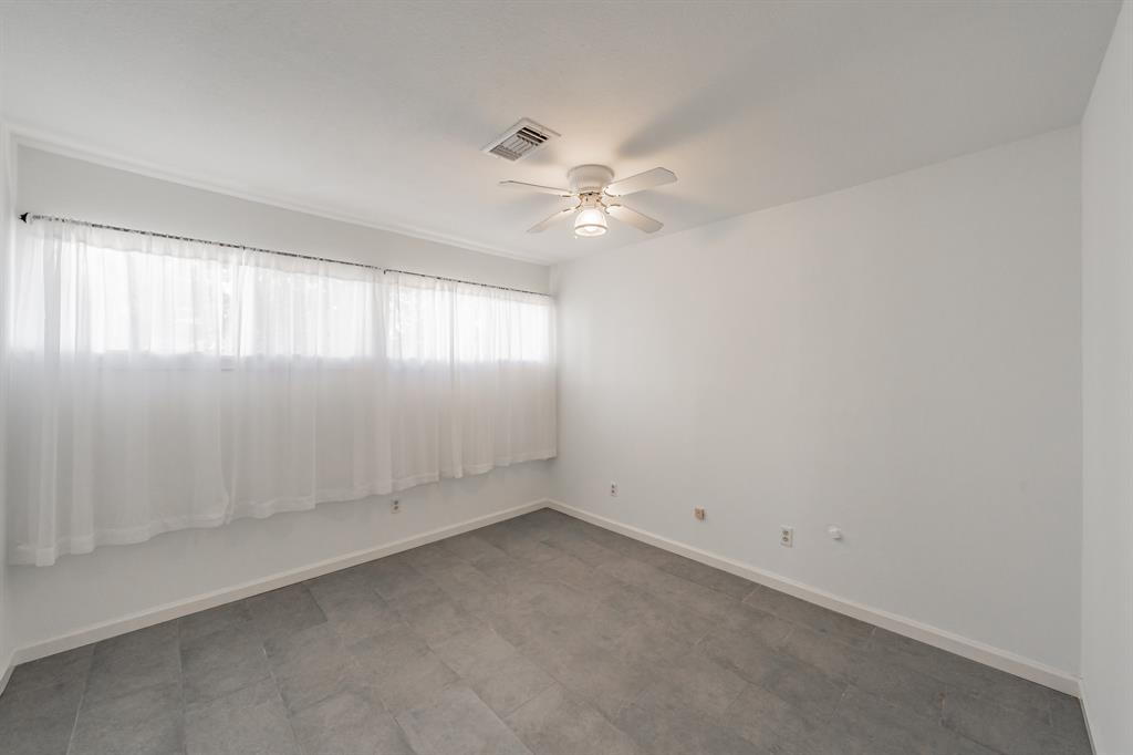 Chart House Condo The - Residential