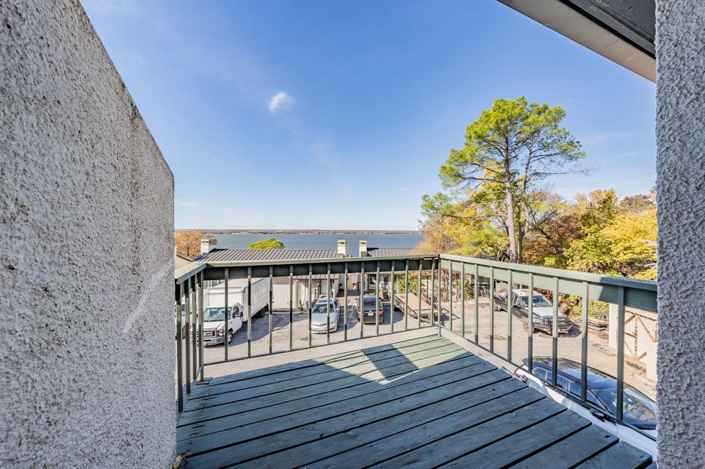 Chart House Condo The - Residential