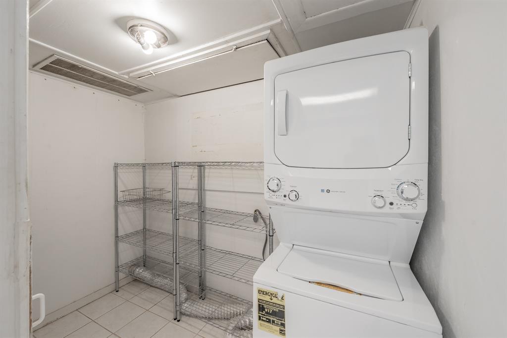 Chart House Condo The - Residential