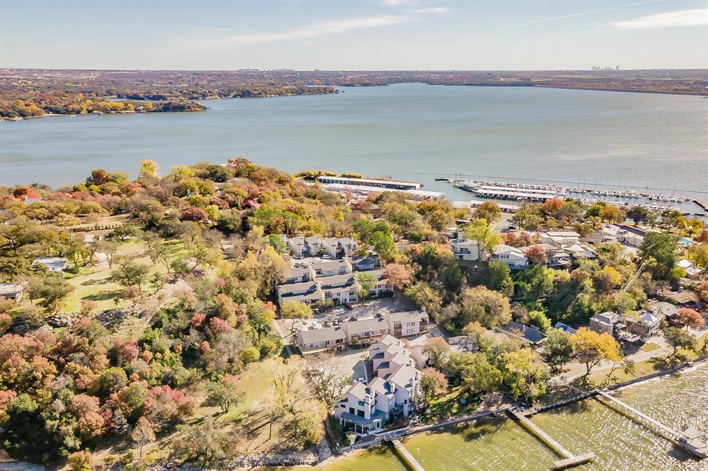 Chart House Condo The - Residential