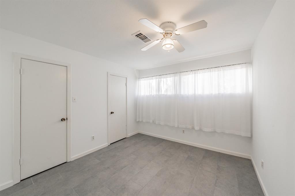 Chart House Condo The - Residential