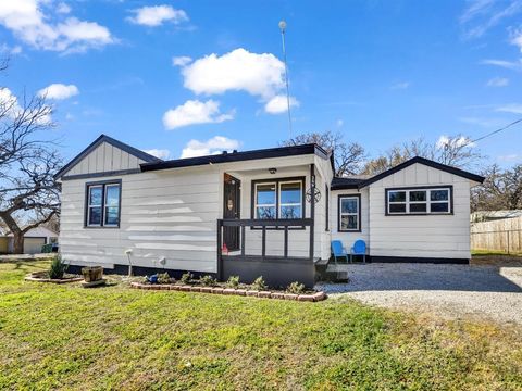 309 N Cedar Street Springtown TX 76082