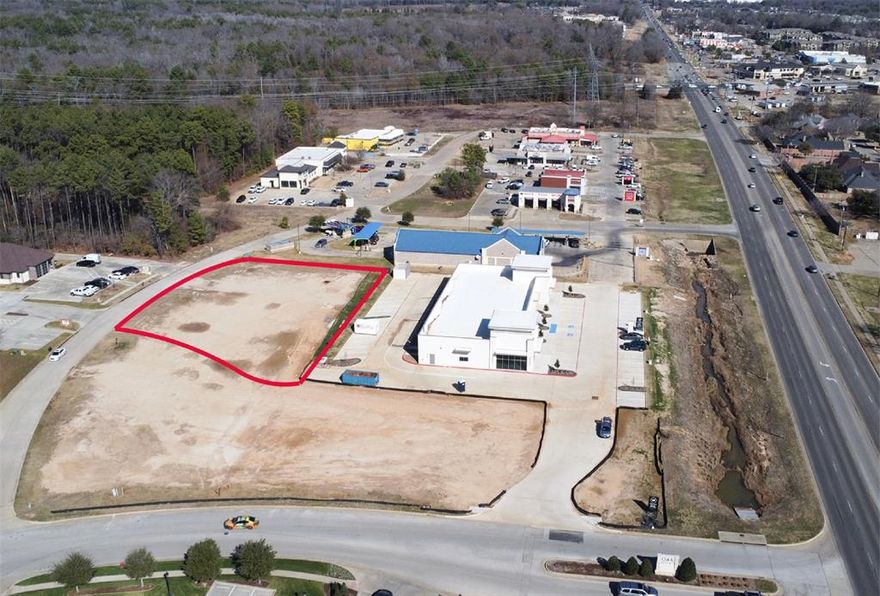 Pad site is located near the corner of Old Jacksonville Hwy and Elkton Trail.  This pad site is ideal for retail, medical or office development.  Shown as Building D on the included site plan.  

Approx. 0.78 acre pad site. 
Adjacent retail center is fully leased. 
Near current and future retail or office or medical developments. 
All utilities are available and is zoned Light Commercial (C-1).  
Multiple pad sites available.