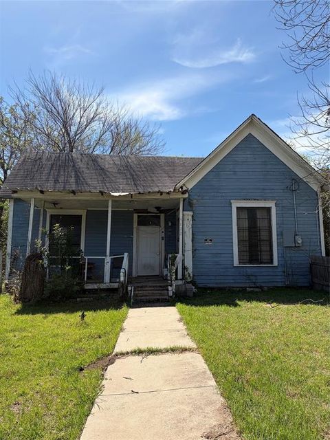 Photo of 1122 N 14th Street, Waco, TX 76707 (MLS # 21213430)