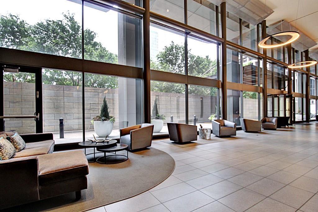 Metropolitan 1200 Main St Condo - Residential