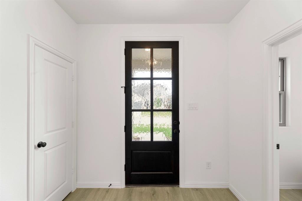 806 Roanoke