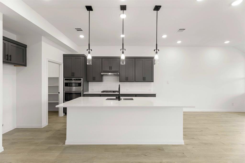 806 Roanoke